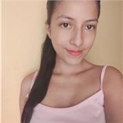 Profesora de matemáticas y estadísticas imparte clases a niños de todas las edades